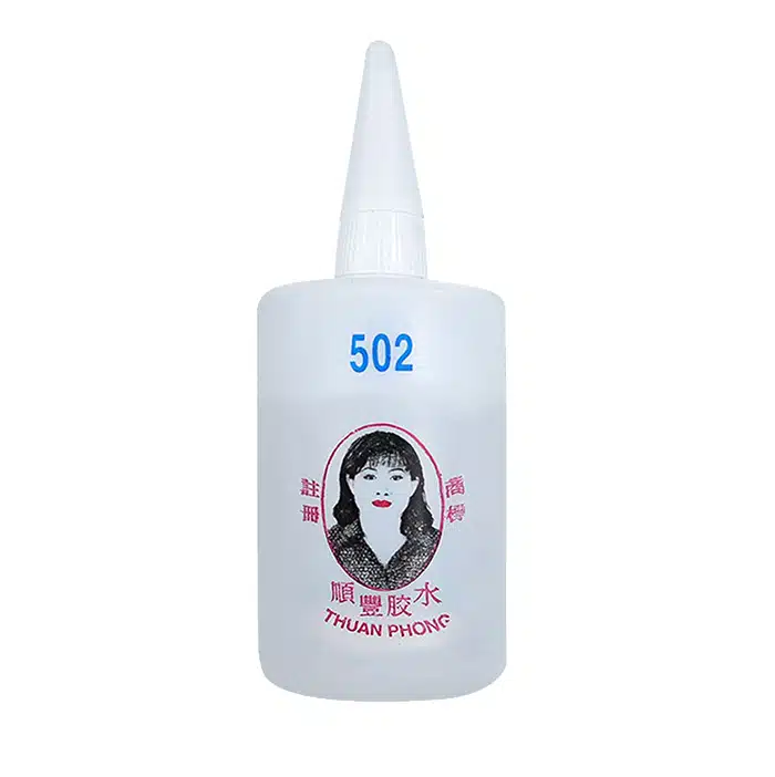keo-502-dan-go-100g.jpg Keo 502 dán gỗ 100g là dòng keo cyanoacrylate chuyên dụng cho ngành gỗ, thuộc hệ sinh thái Keo Dán Thuận Phong. Sản phẩm được thiết kế để đáp ứng nhu cầu kết dính nhanh, chắc chắn và bền vững trong các ứng dụng liên quan đến gỗ. Với khả năng dán siêu nhanh và độ bám dính cao, keo giúp tiết kiệm thời gian thi công và nâng cao hiệu quả công việc.
